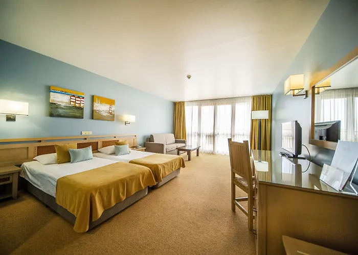 Курортный комплекс Hvd Clubhotel Miramar 4*